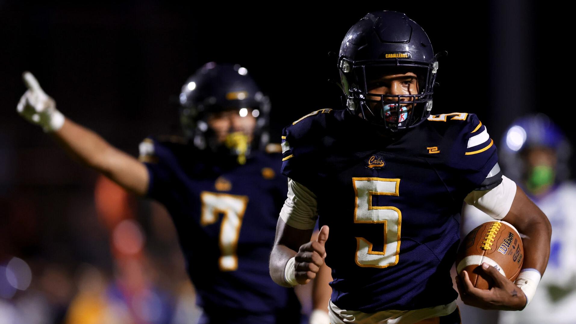 Photos: Flowing Wells runs over Sunnyside 43-0, 5A Southern match-up